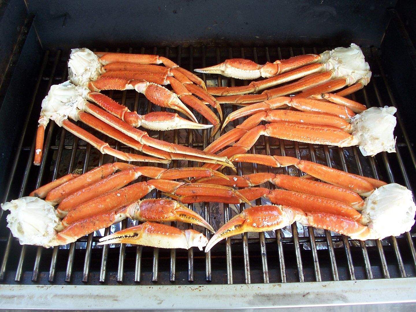 Cowgirl's Country Life Hickory Smoked Crab Legs on the Memphis Pro